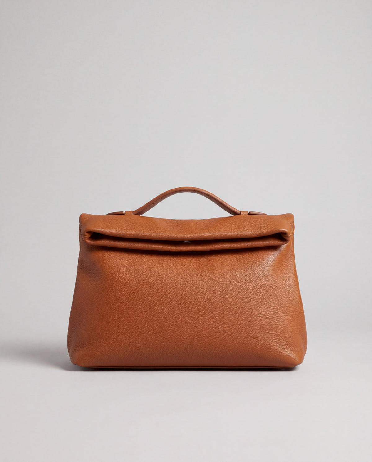 Lido bag in Caramel – front view