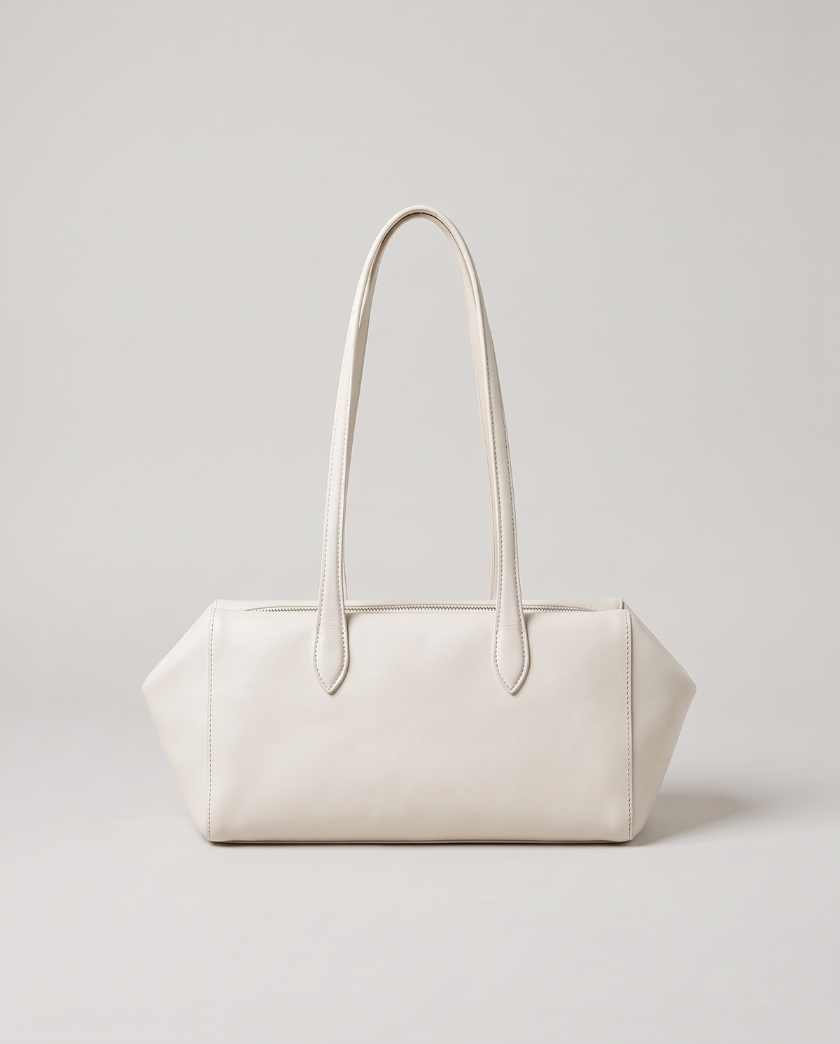 Lira leather shoulder bag in White – back view