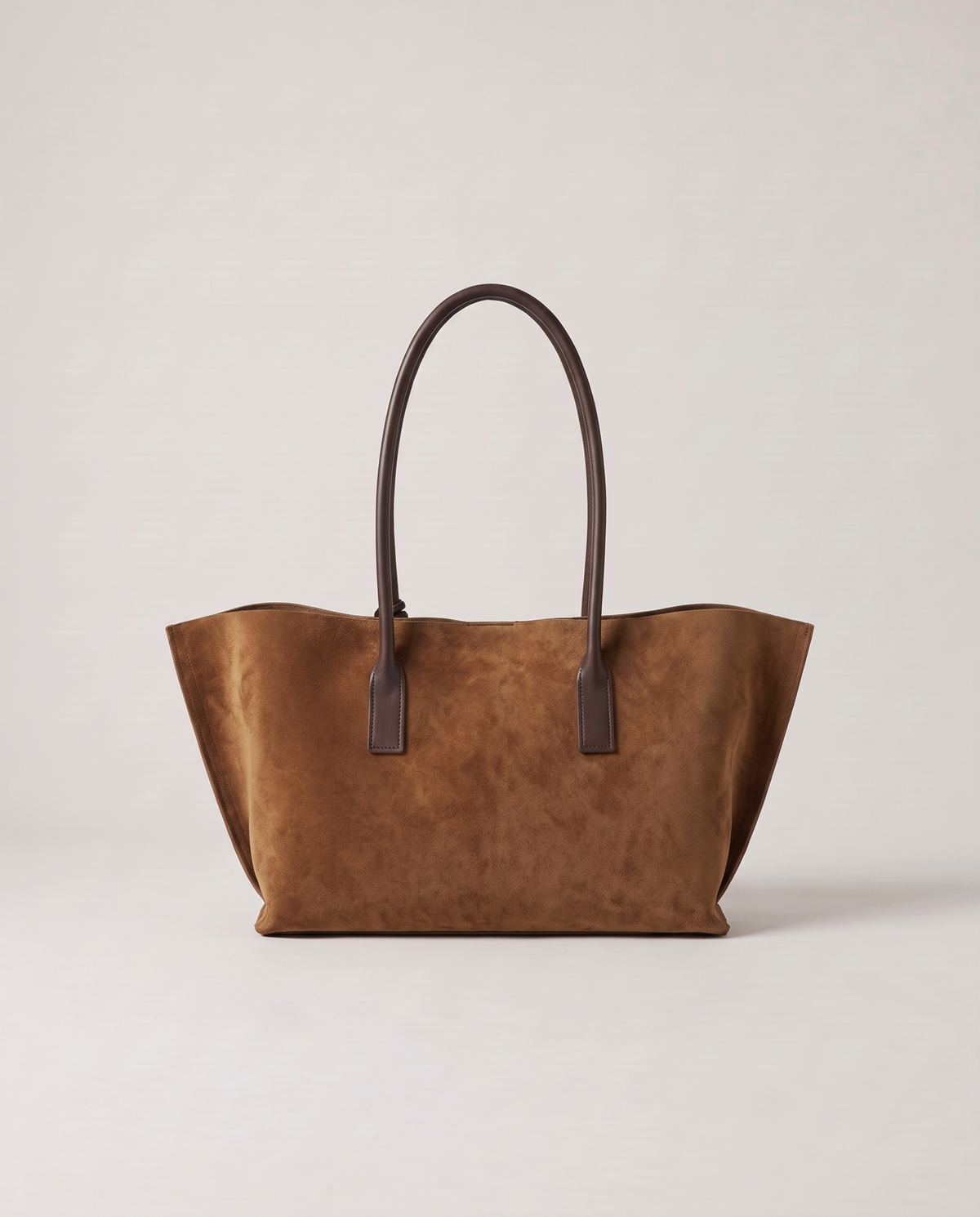 Noce tote in brown, back view