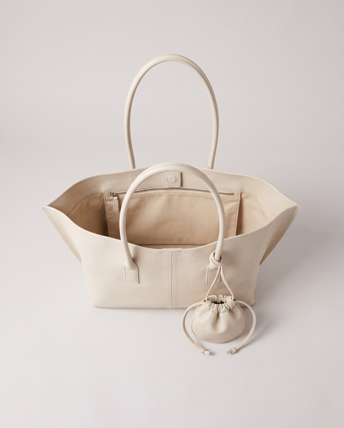 Noce tote in ivory, open showing interior