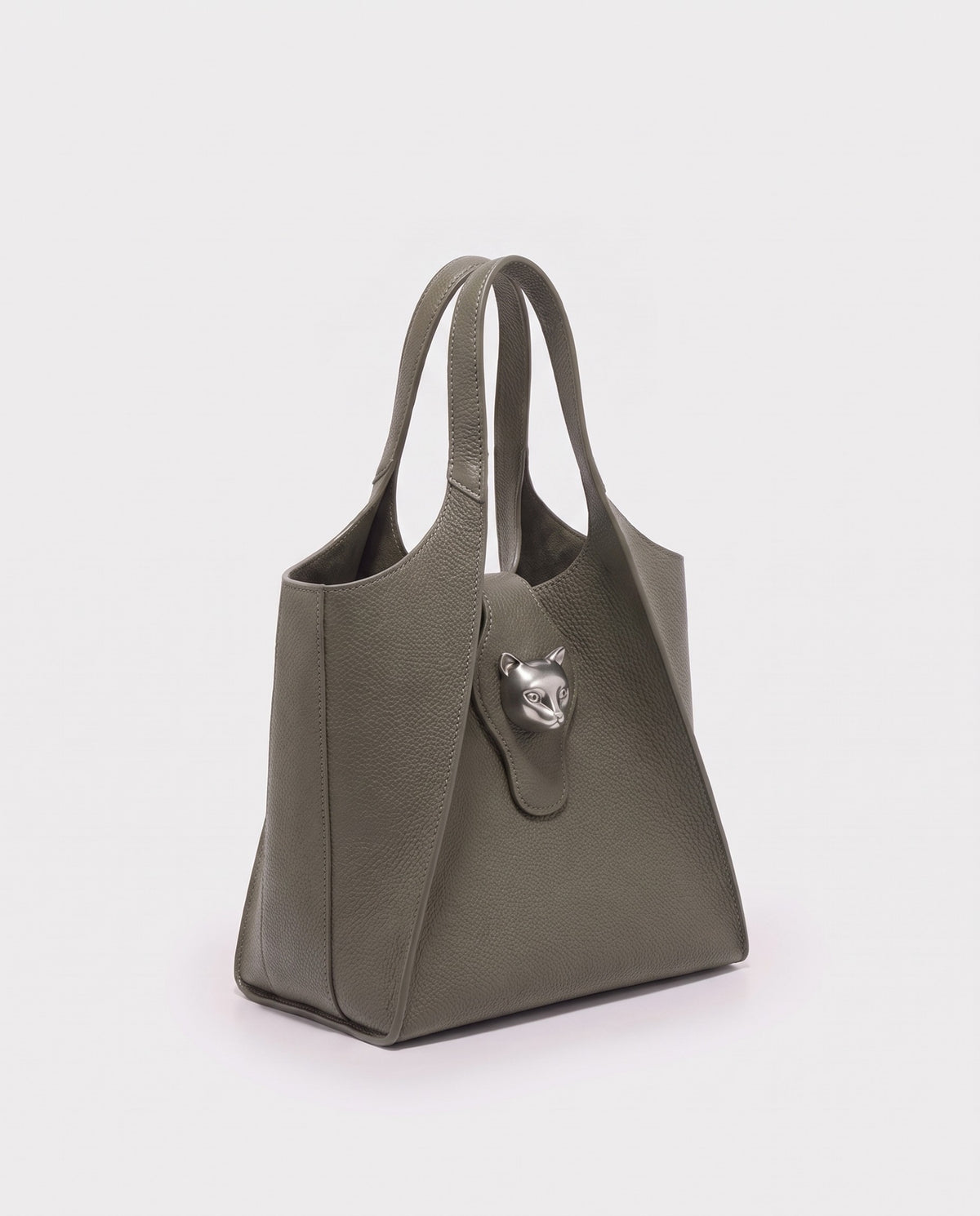 Onda leather tote in Khaki – three-quarter view