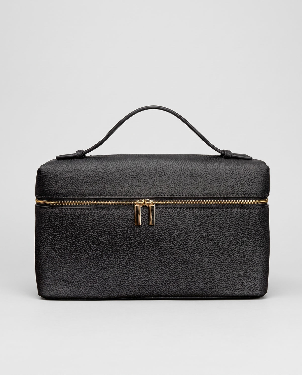 Orvieto pebbled leather vanity case in Black – front view