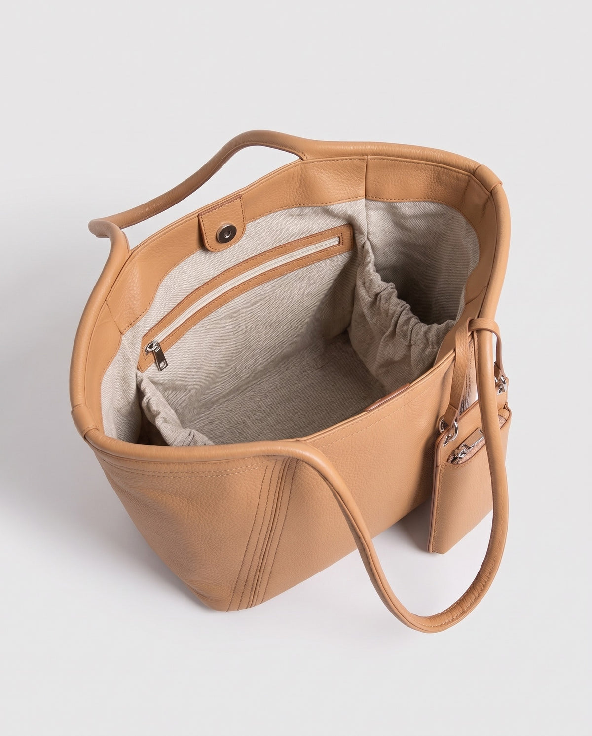 Prima leather tote in Tan – inside view