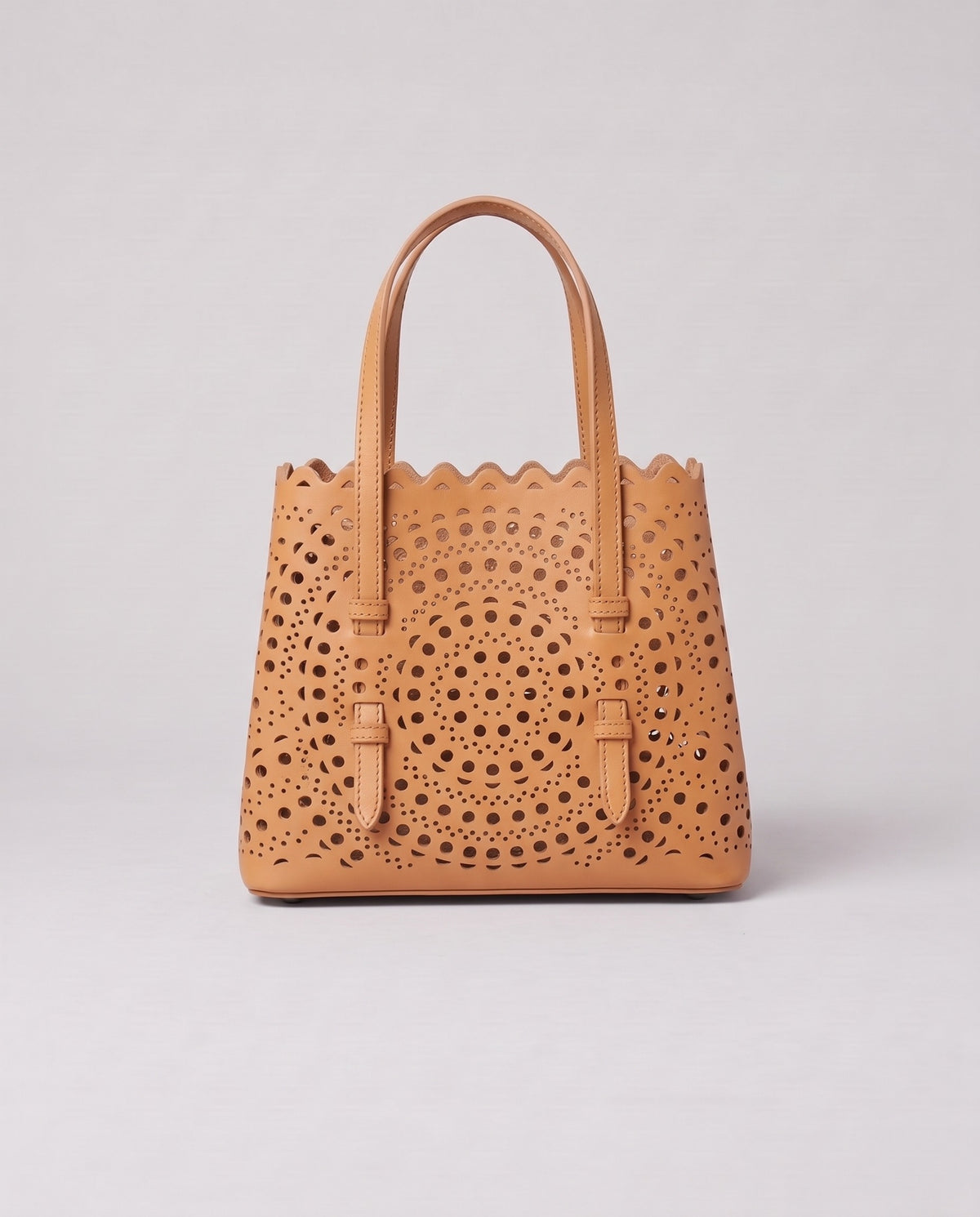 Valentina Urbino Medium bag in Apricot, front view