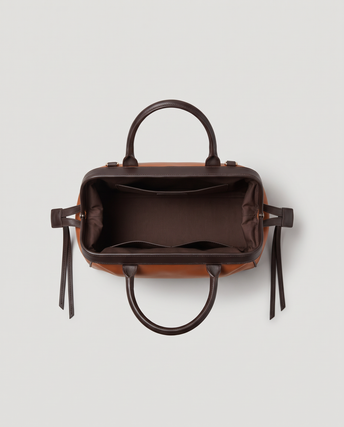 Patina two-tone leather handbag in Brown – view from above into the open bag