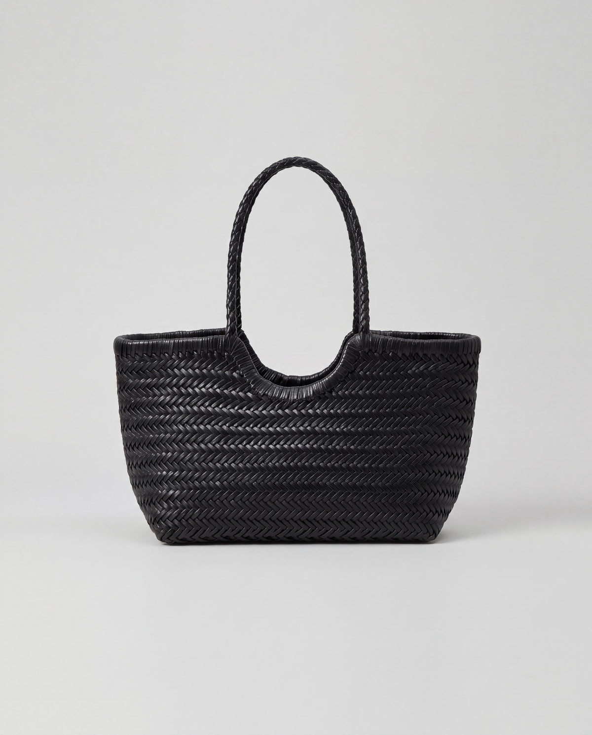 Weave bag in Black – front view