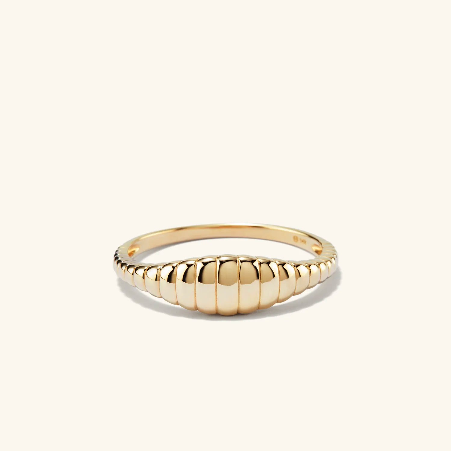 The Estellio Gold Signet Ring - Valentina & Rose